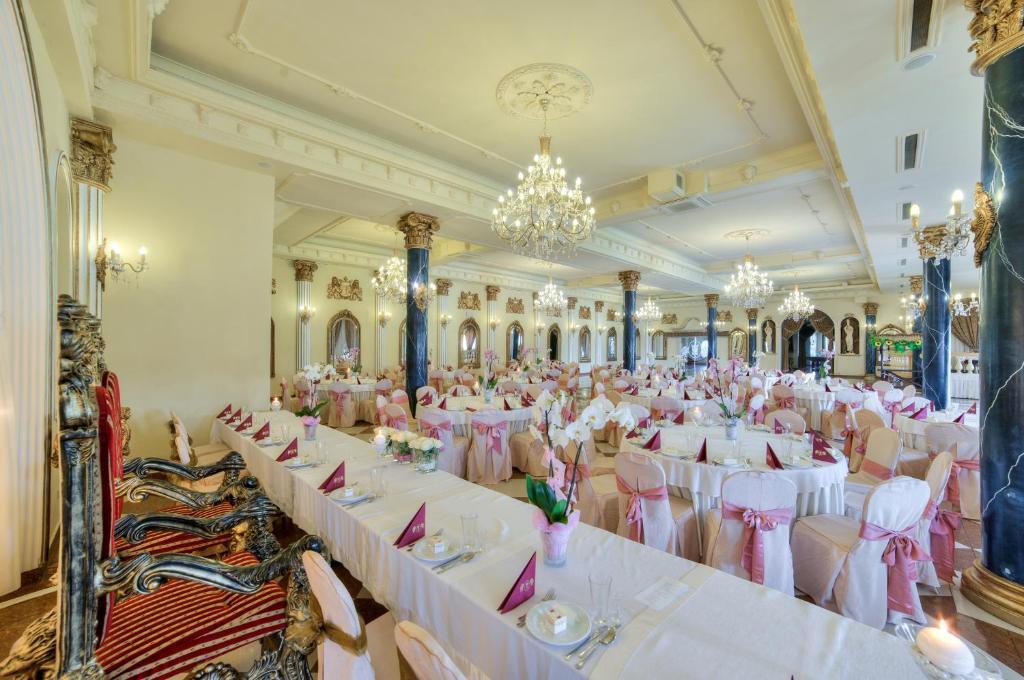 Hotel Krolewski Janow Lubelski Ngoại thất bức ảnh