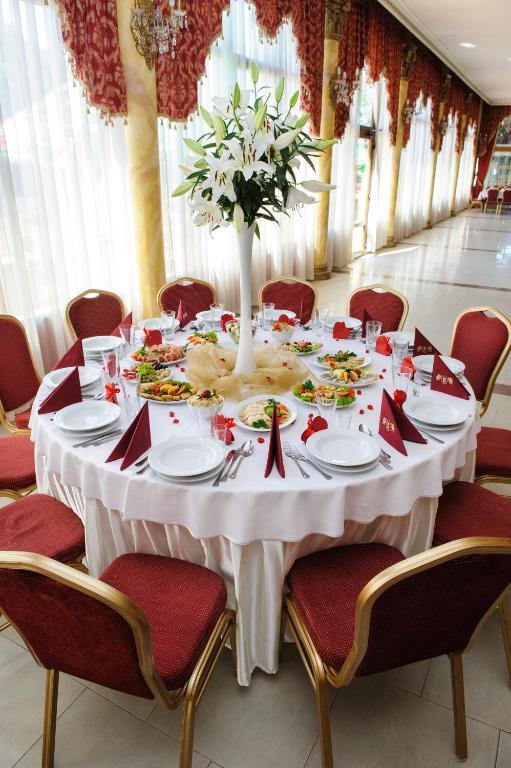 Hotel Krolewski Janow Lubelski Ngoại thất bức ảnh